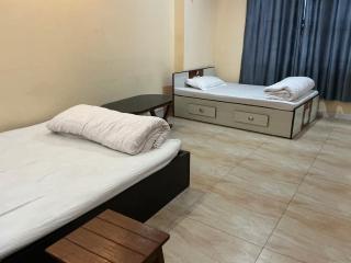 Debaji Hospitality and Apartments - 8