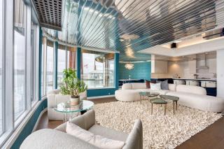 Aqua Star - Iconic Floating Home Seen on HGTV - 5