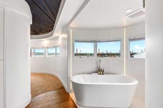 Aqua Star - Iconic Floating Home Seen on HGTV - 6