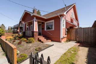 Classic 1920s Alberta Home and 2 Tiny Homes - 9