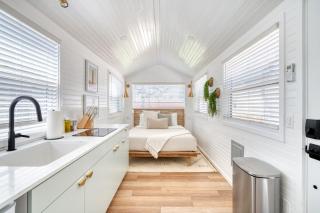 Teal & Terrazzo - Bright Portland Tiny Home - 3