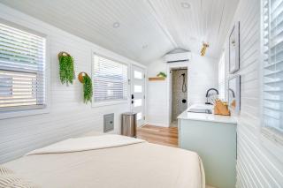 Teal & Terrazzo - Bright Portland Tiny Home - 2