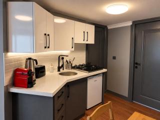 Modern Apartment - AC in Every Room - Near Taksim - 8