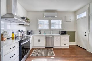 Renewed Classic Craftsman 6 Bed - 95 WalkScore - 3