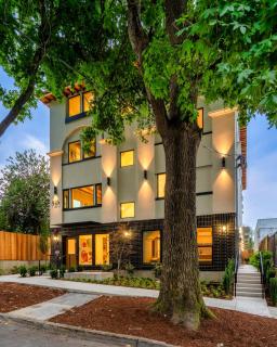The Adelynn - Luxury townhome in the Center of PDX - 5