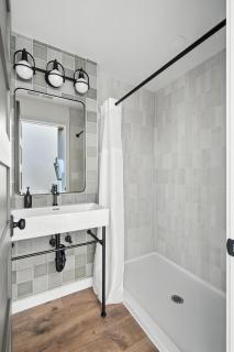 The Adelynn - Luxury townhome in the Center of PDX - 1