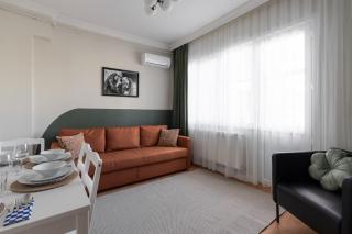 Quiet & Bright 2BR City Apt - Near Metro - 0