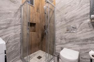 Quiet & Bright 2BR City Apt - Near Metro - 4