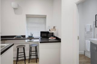 Stylish Studio Modern Comfort Near Beach - 6
