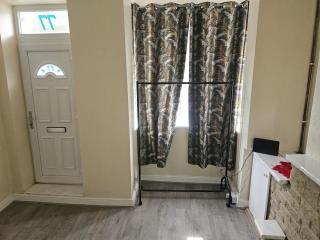 Luxury Home S9 Mint Condition Near M1 Sheffield - 4
