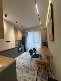 Modern, newly renovated room in a quiet location - 2