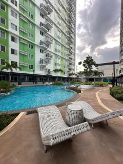 Resort-Inspired Ground Floor Studio with Private Patio - 8
