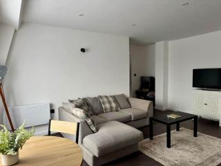 2 Bed Contractor Accommodation | Sleeps 4 | WiFi | - 3