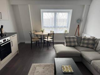 2 Bed Contractor Accommodation | Sleeps 4 | WiFi | - 2