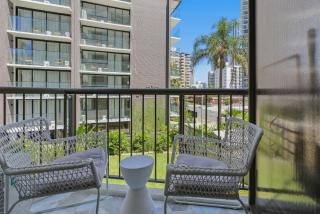 Trickett Street Studio Surfers Paradise - 6