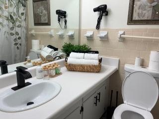 Peaceful, Furnished, Modern Haven 1 BR Retreat - 3