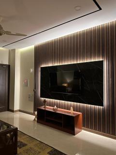 Zeta Luxury Suites I One Bedroom Apartment City View - 4