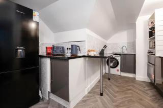 4 Bed - Blue Law 2 - 4