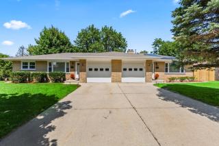 Duplex 2 in Waukegan Naval base & Six Flags Sleep 11 - 3