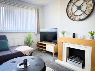 Cosy Southport Bungalow 2 Bedroom with Parking - 2