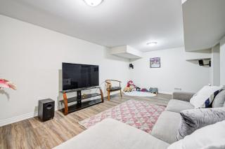 Luxury Basement Suite 9-Min to YYZ - 5