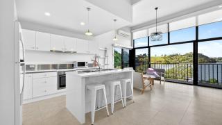 The Hide Away - Scenic Waterfront Escape - 8