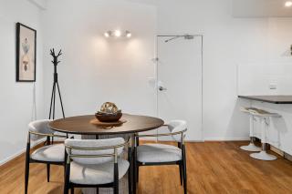 Prime Flinders St Location Spacious 2BR Apartment - 5