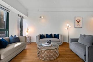 Prime Flinders St Location Spacious 2BR Apartment - 9