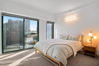 Prime Flinders St Location Spacious 2BR Apartment - 4