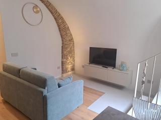 Al Vicolo Stretto Luxury Home - 8
