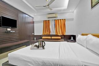Super Townhouse Divya Palace - 6