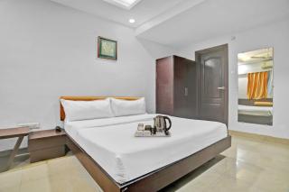 Super Townhouse Divya Palace - 0