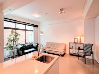 Family Retreat with Balcony in Meir - Anvers - 1
