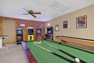 Heated Pool Sleeps 19 Pickleball Game Room - 7