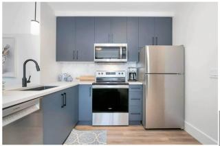 Vino Villa | Luxury Lakeview | 2bd plus King, Quiet Private - 6
