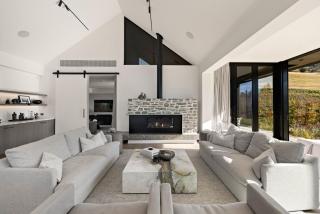 The Paddock by MajorDomo - Rural Home w Spa Pool - 1