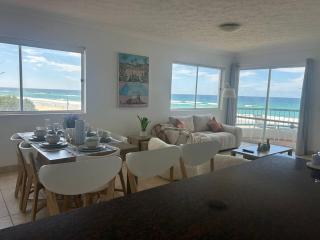 Immaculate Beachfront Views, Pool, Spa, Parking - 5