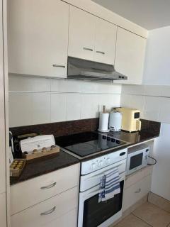 Immaculate Beachfront Views, Pool, Spa, Parking - 4