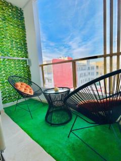 Luxury Comfort & High Speed Wi-Fi Near Beach - 4