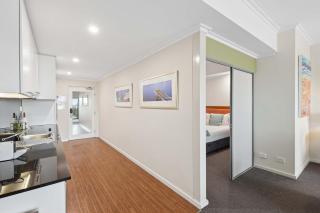 5 Star Mandurah Beach Exclusive Apt - 1
