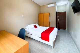 RedDoorz Syariah 358 Windan near RS Orthopedi Solo - 0
