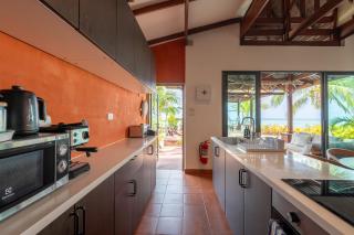 Sun and Sand Beachfront Pool Villa - 9