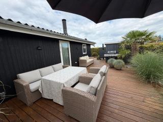 Cozy Little Holiday Home Near The Beach - 4