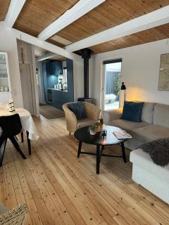 Cozy Little Holiday Home Near The Beach - 3