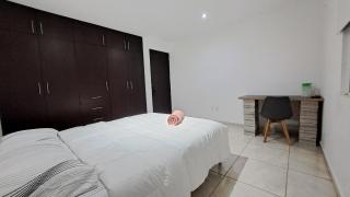 Kittys Budget English Guest House Accomodation Juriquilla Queretaro - 2
