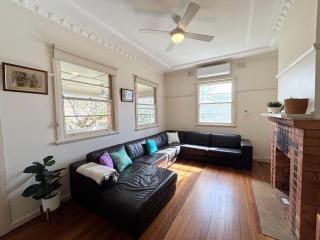 Yia Yias Place - Bring your own linen. - 6