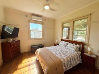 Yia Yias Place - Bring your own linen. - 3