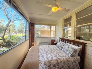 Yia Yias Place - Bring your own linen. - 2
