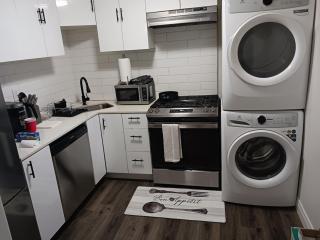 Orr House Stratford - Art Inspired 3 Br Retreat - 7