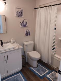 Orr House Stratford - Art Inspired 3 Br Retreat - 5